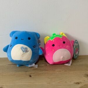 Kellytoy 2 Squishmallows Nitro the Hammerhead Shark and Gwendolyn the Bat Plush